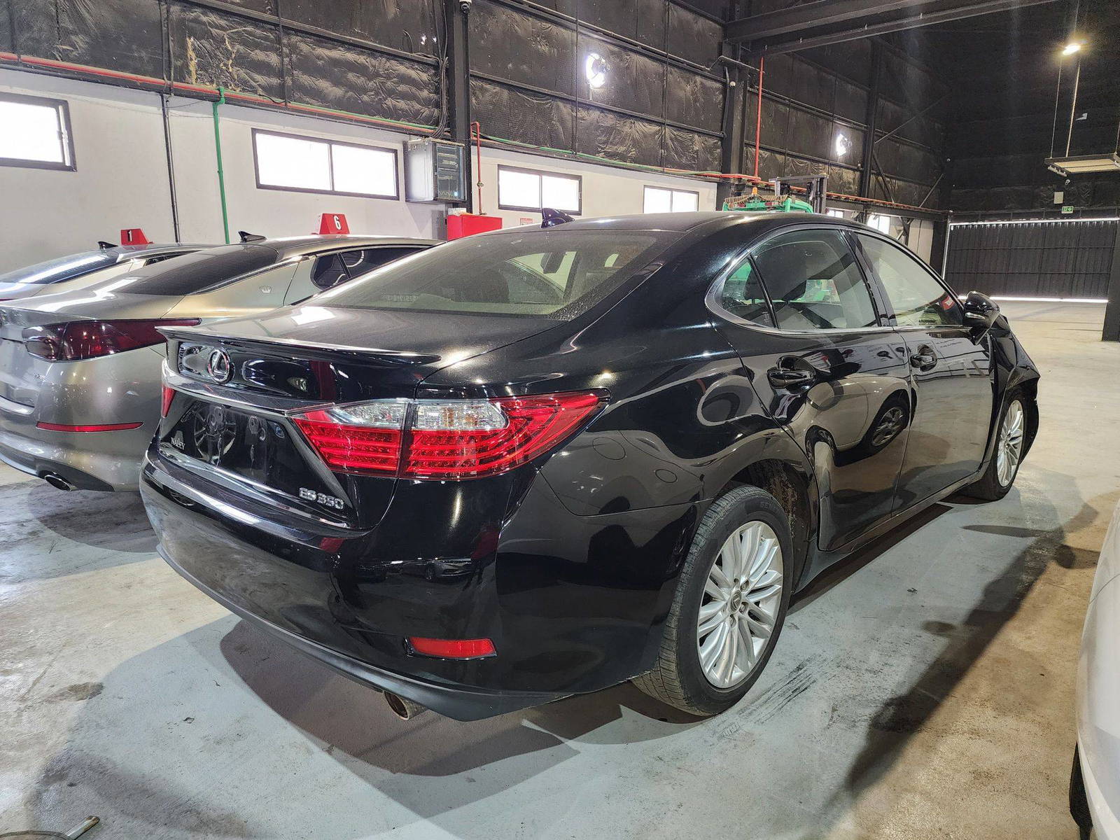 2015 LEXUS ES 350 — 150690 Miles — Lot 2166391 — Ind. 12 - Marhaba Auctions Used Cars - Image 4