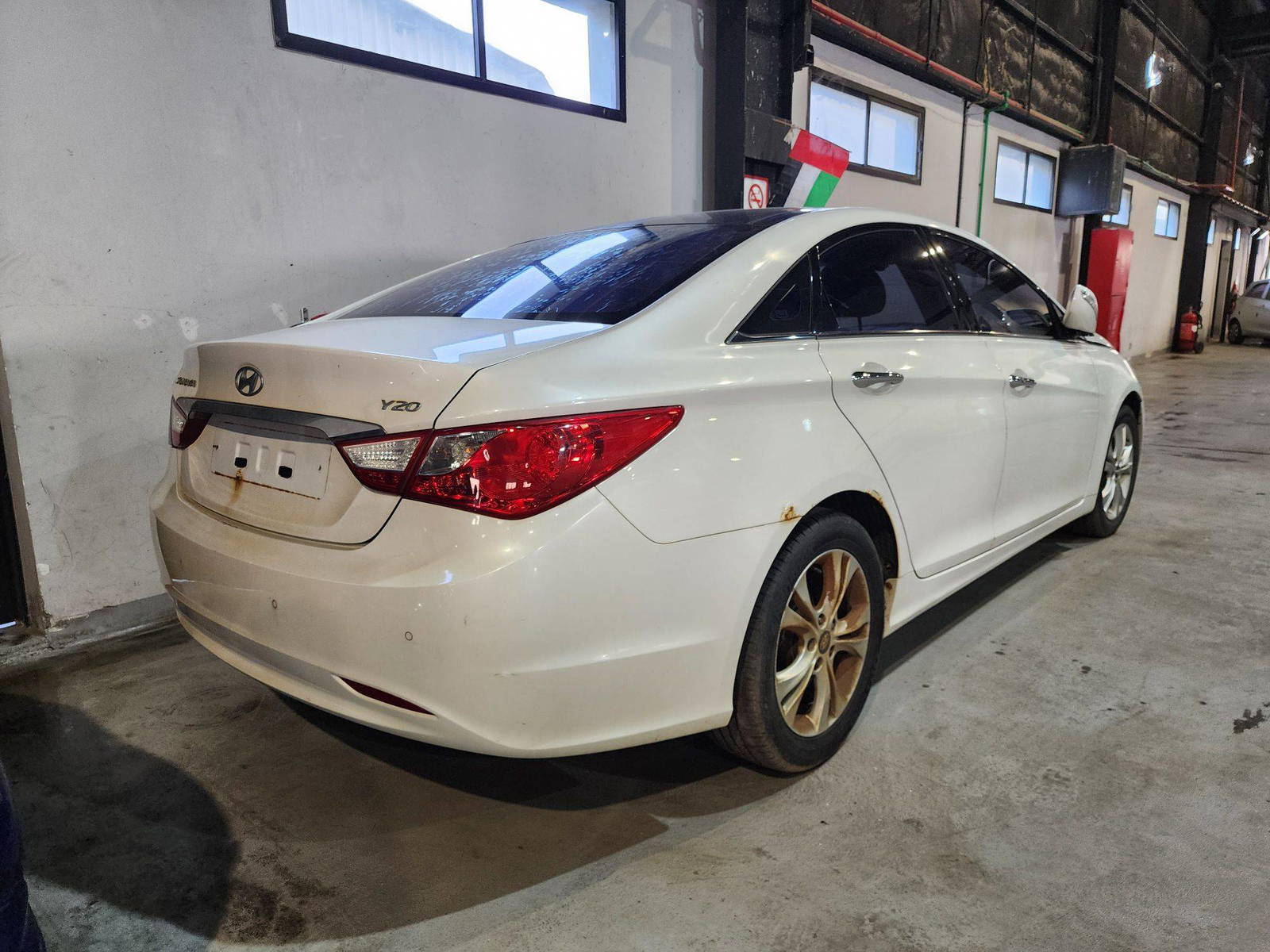 2010 HYUNDAI SONATA — 306688 KM — Lot 043712 — Main - Marhaba Auctions Used Cars - Image 3