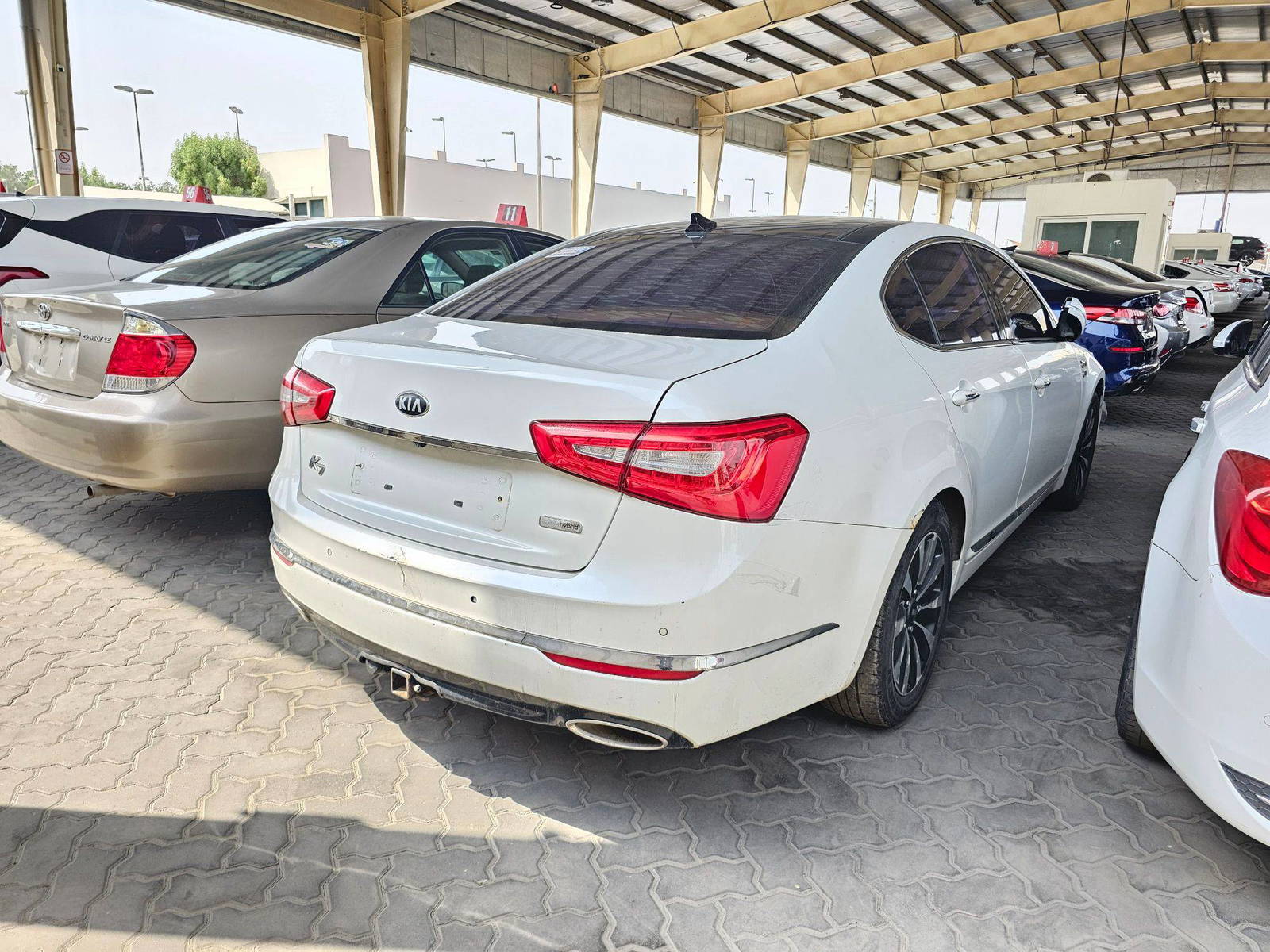 2014 KIA K7 — 143149 KM — Lot 02531 — Souq - Marhaba Auctions Used Cars - Image 4