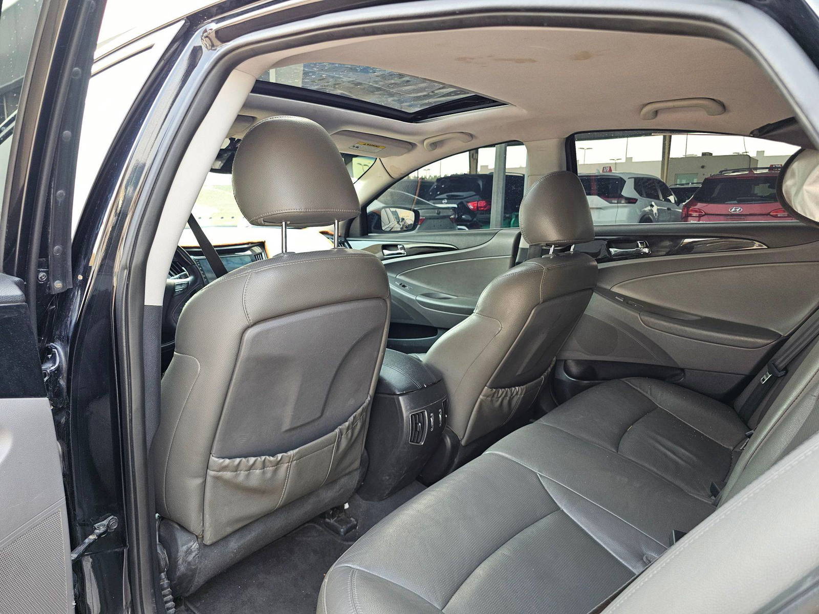 2011 HYUNDAI SONATA — 108470 Miles — Lot BH120612 — Souq - Marhaba Auctions Used Cars - Image 6