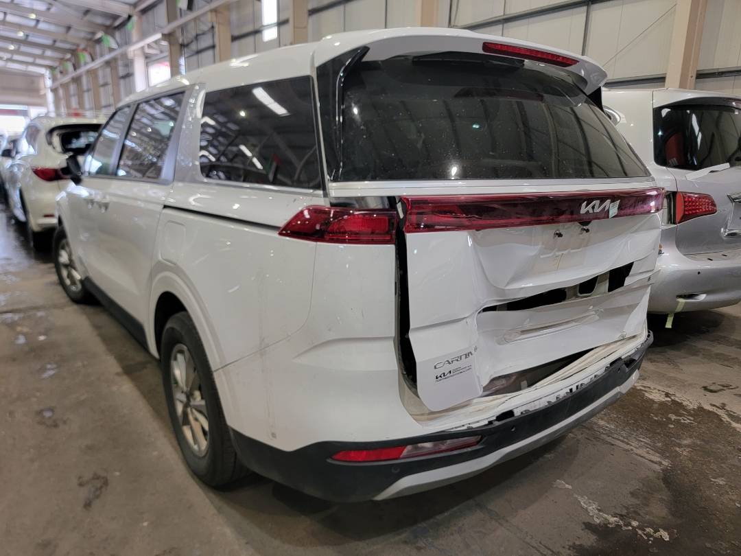 2024 KIA CARNIVAL LX — 82664 KM — Lot 12143292 — Al Surrah - Marhaba Auctions Used Cars - Image 3