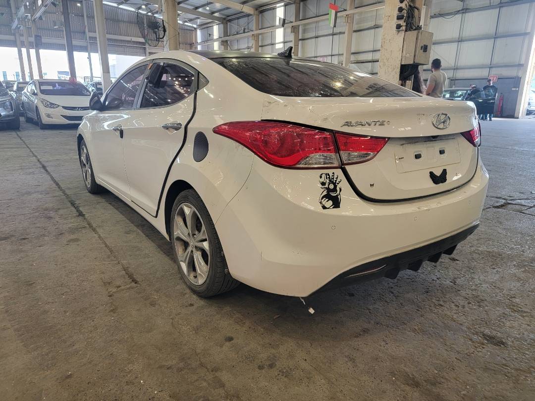 2011 HYUNDAI AVANTE — 163957 KM — Lot 106184 — Ind. 12 - Marhaba Auctions Used Cars - Image 4