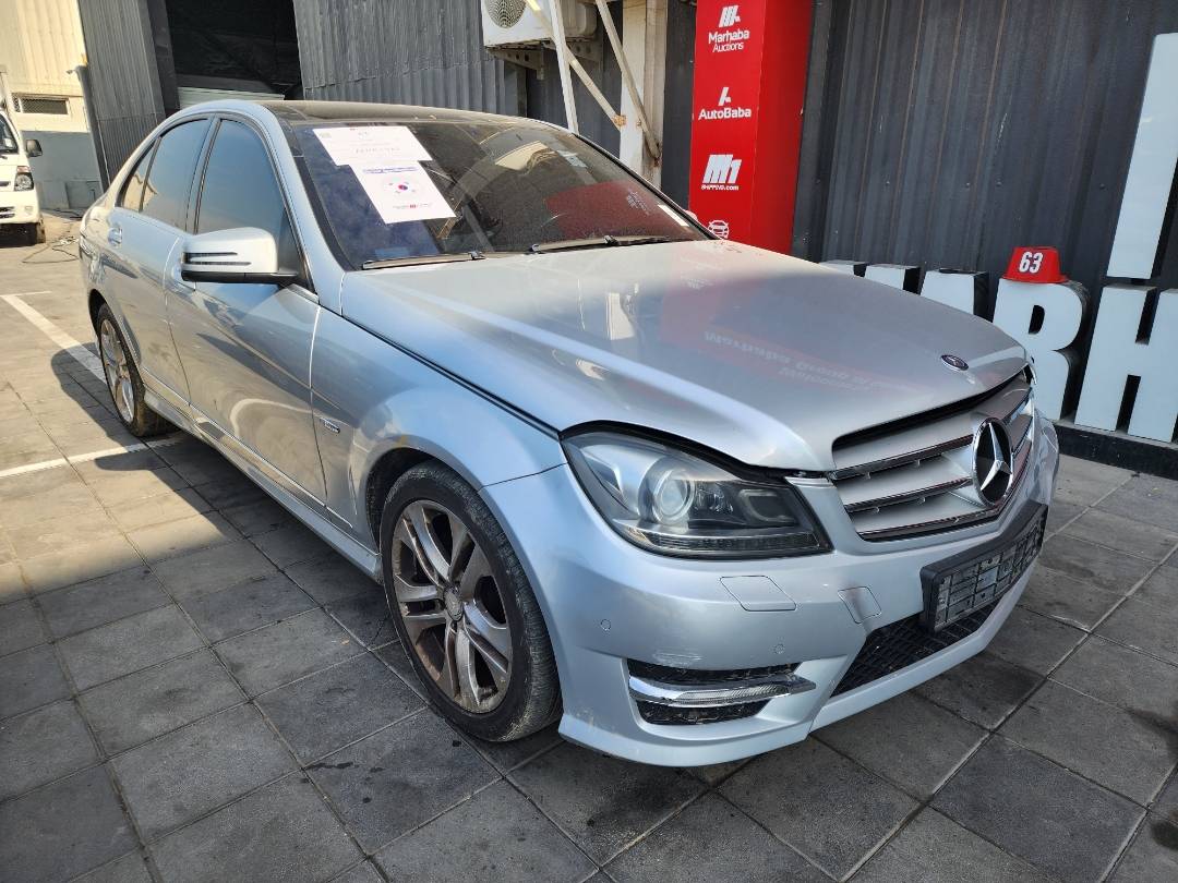 MERCEDES BENZ C200