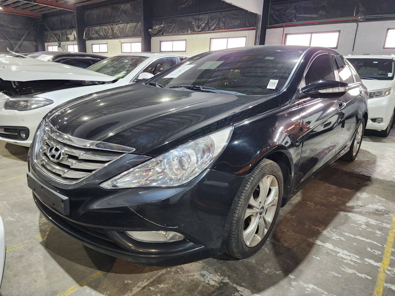 2010 HYUNDAI SONATA — 182946 KM — Lot 017374 — Al Quoz - Marhaba Auctions Used Cars - Image 6