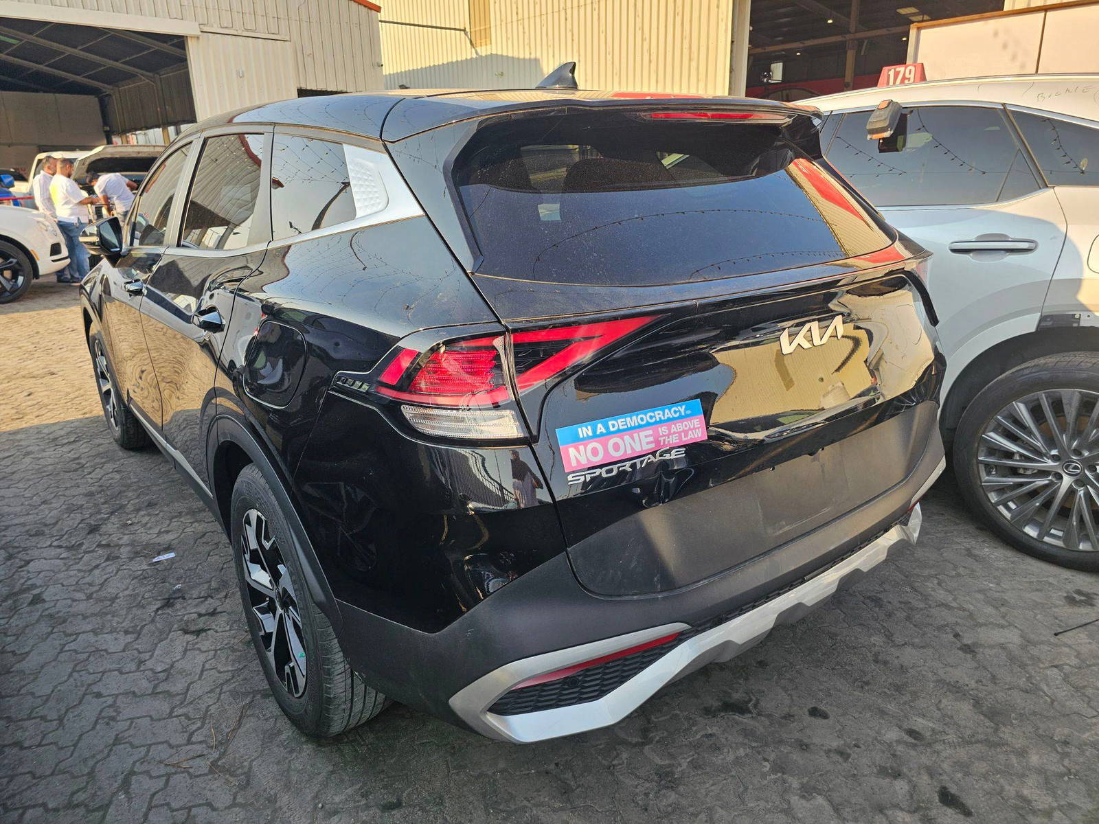 2023 KIA SPORTAGE — 25251 Miles — Lot 43391776 — Souq - Marhaba Auctions Used Cars - Image 5