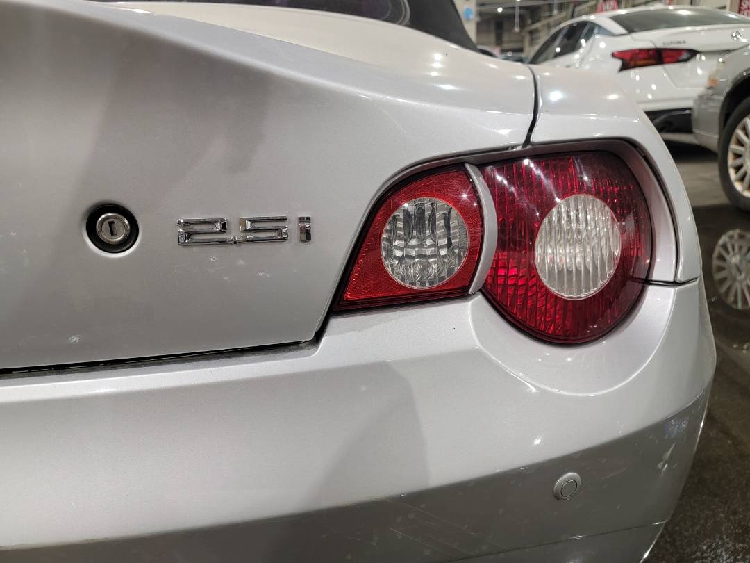 2005 BMW Z4 — 208640 KM — Lot S02663 — Main - Marhaba Auctions Used Cars - Image 12