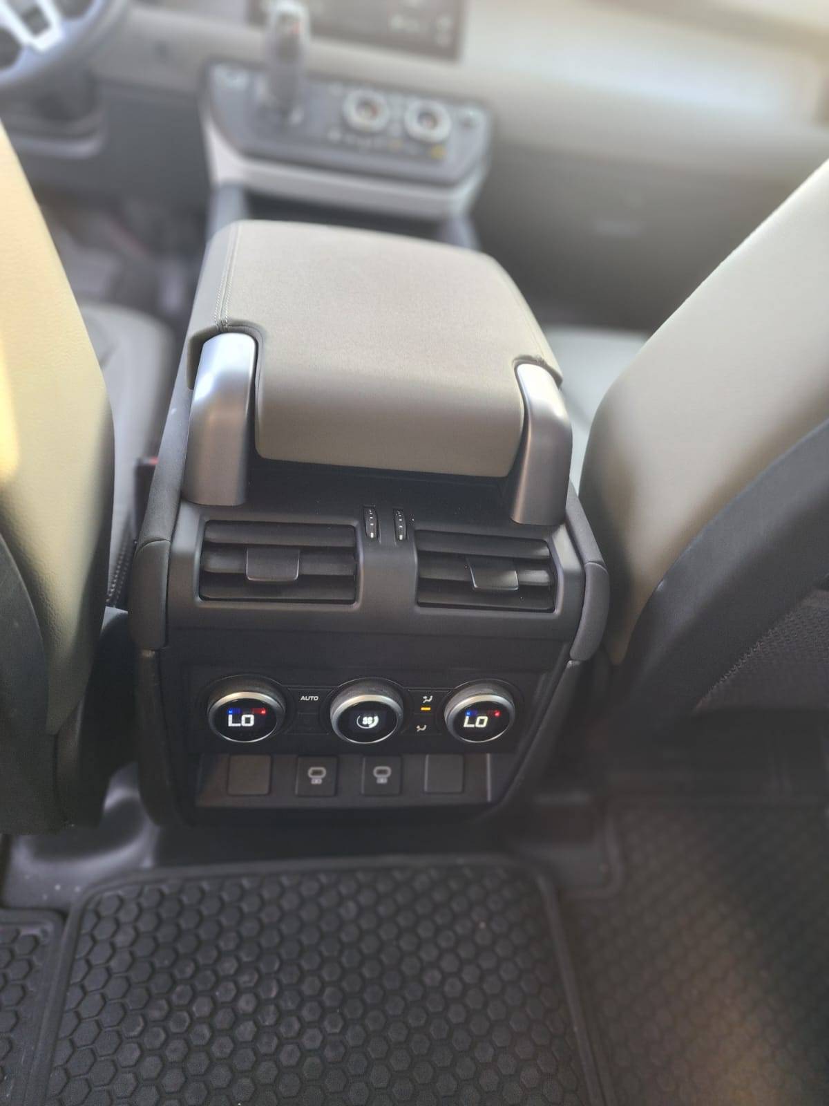 LAND ROVER DEFENDER 110 SE 2023 - Marhaba Auction Used Cars - Image 16