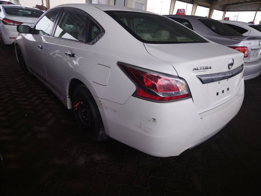 2015 NISSAN ALTIMA — 133540 Miles — Lot C269261 - Marhaba Auctions Used Cars - Image 4
