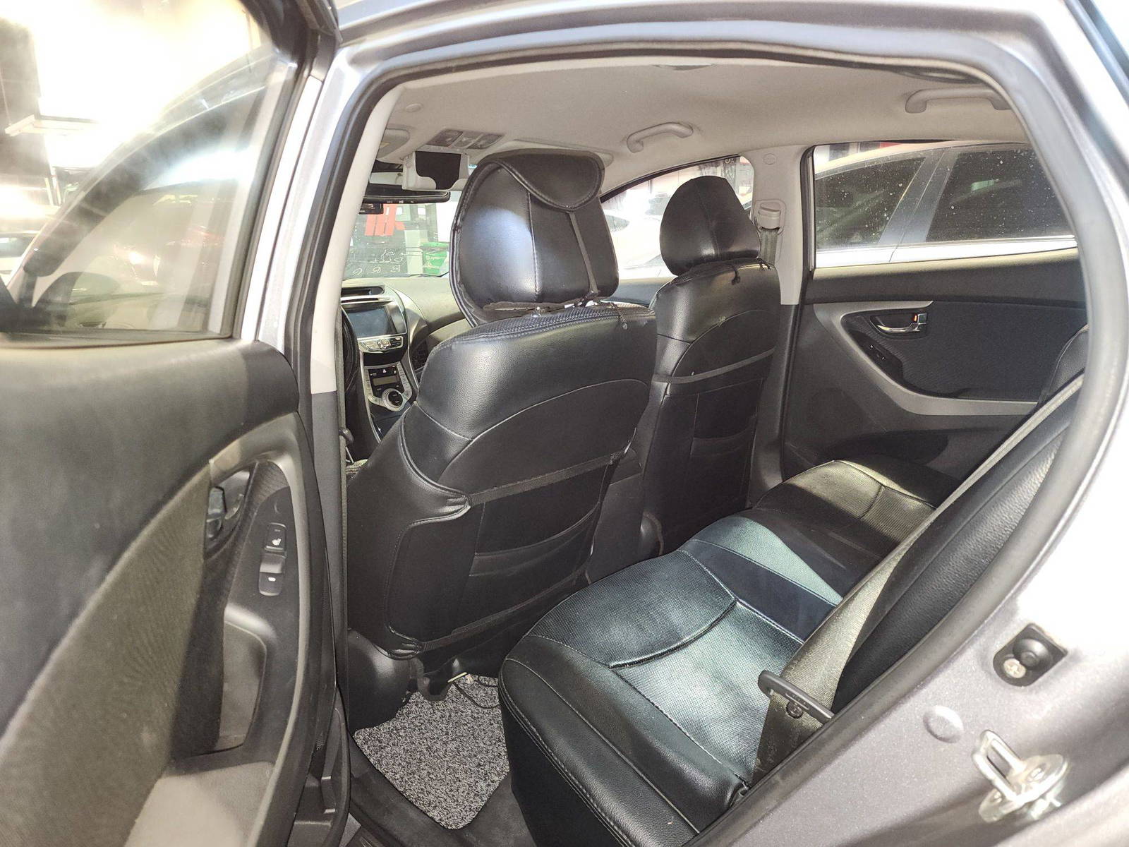 2011 HYUNDAI AVANTE — 208156 KM — Lot 117371 — Ind. 12 - Marhaba Auctions Used Cars - Image 8