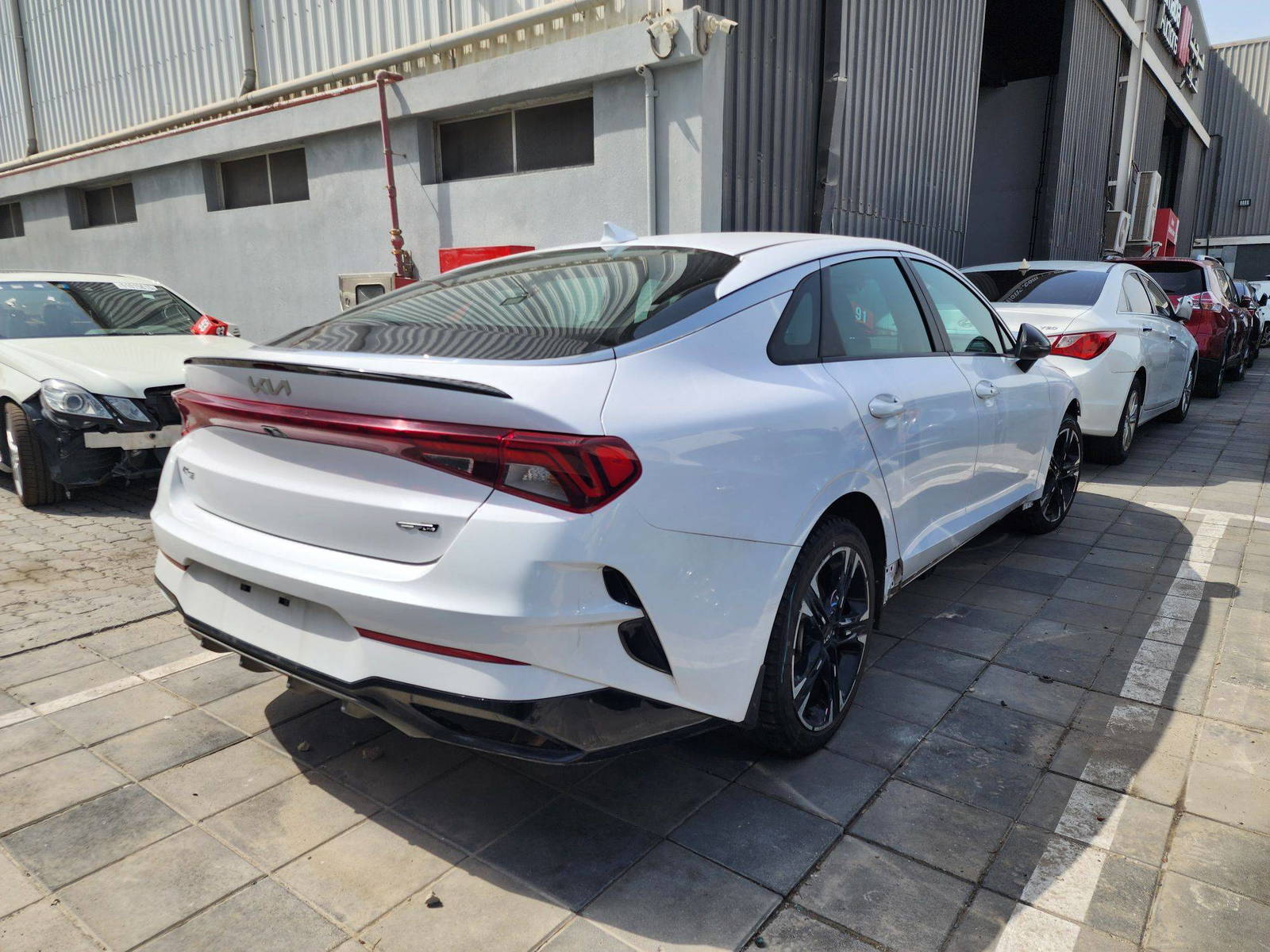 2022 KIA K5 — 69555 Miles — Lot 113032 — Al Quoz - Marhaba Auctions Used Cars - Image 4