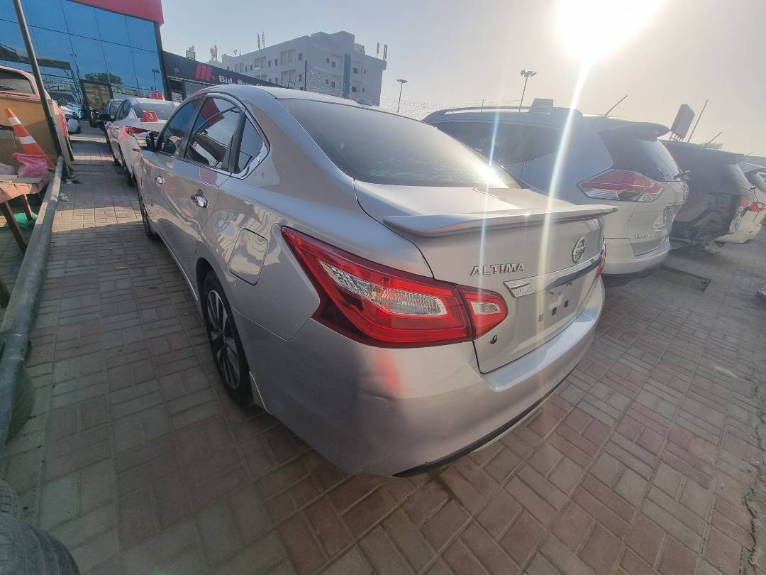 2017 NISSAN ALTIMA — 138463 Miles — Lot 132239 — Ind. 12 - Marhaba Auctions Used Cars - Image 5