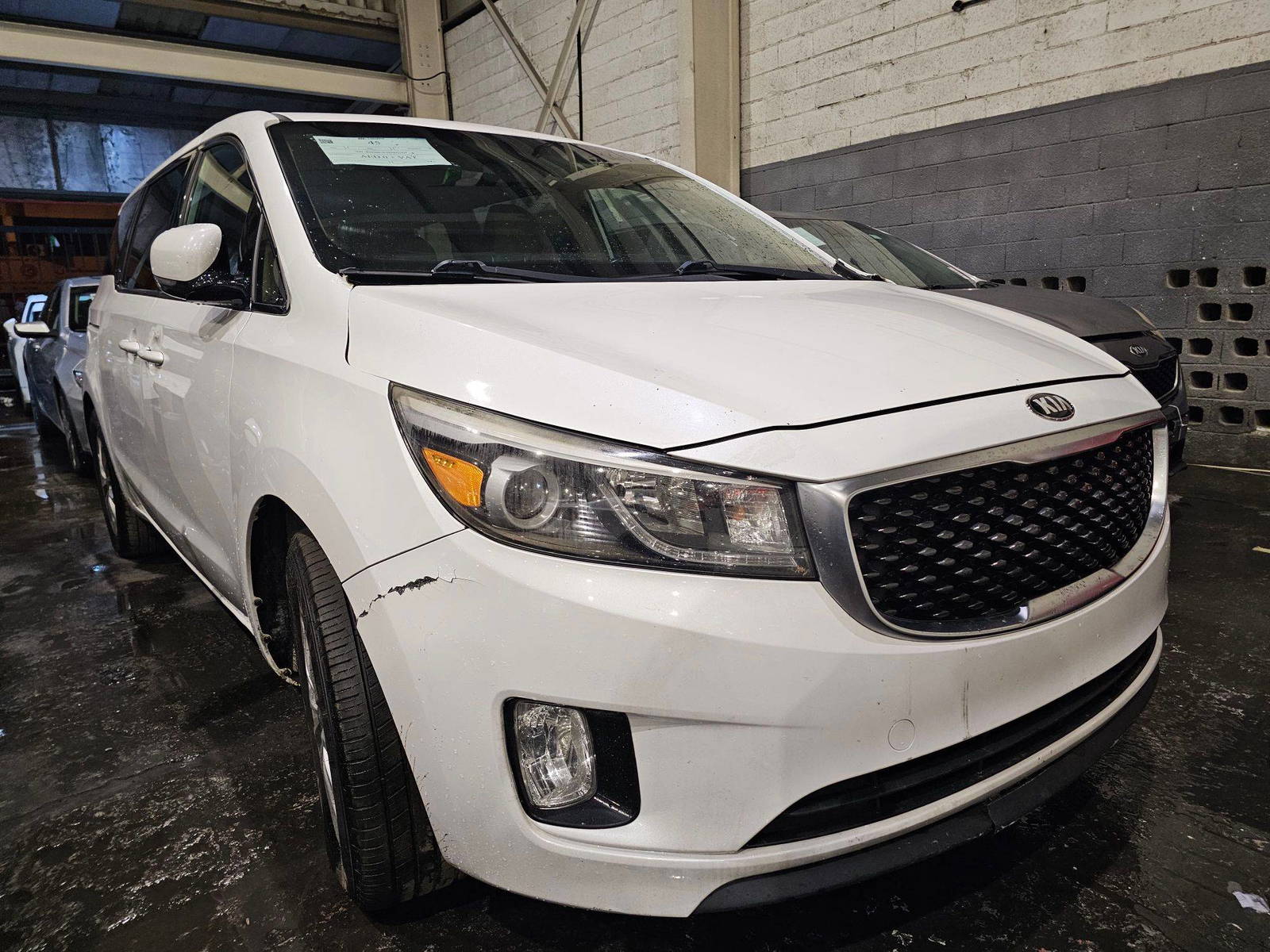 2015 KIA SEDONA — 219781 Miles — Lot 89860645 — Main - Marhaba Auctions Used Cars - Image 4