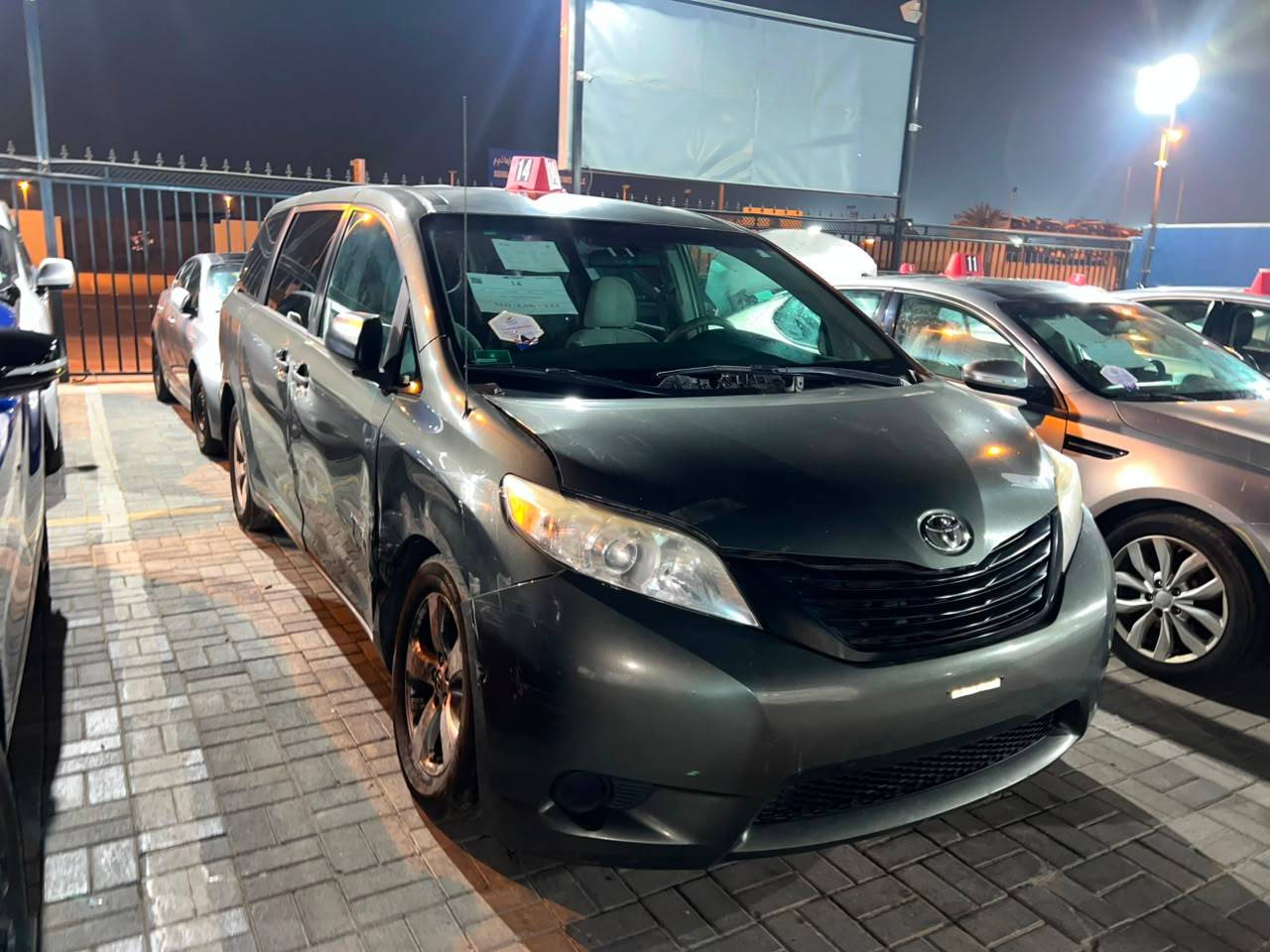 2014 TOYOTA SIENNA — 214015 Miles — Lot 95418865 — Main - Marhaba Auctions Used Cars - Image 8