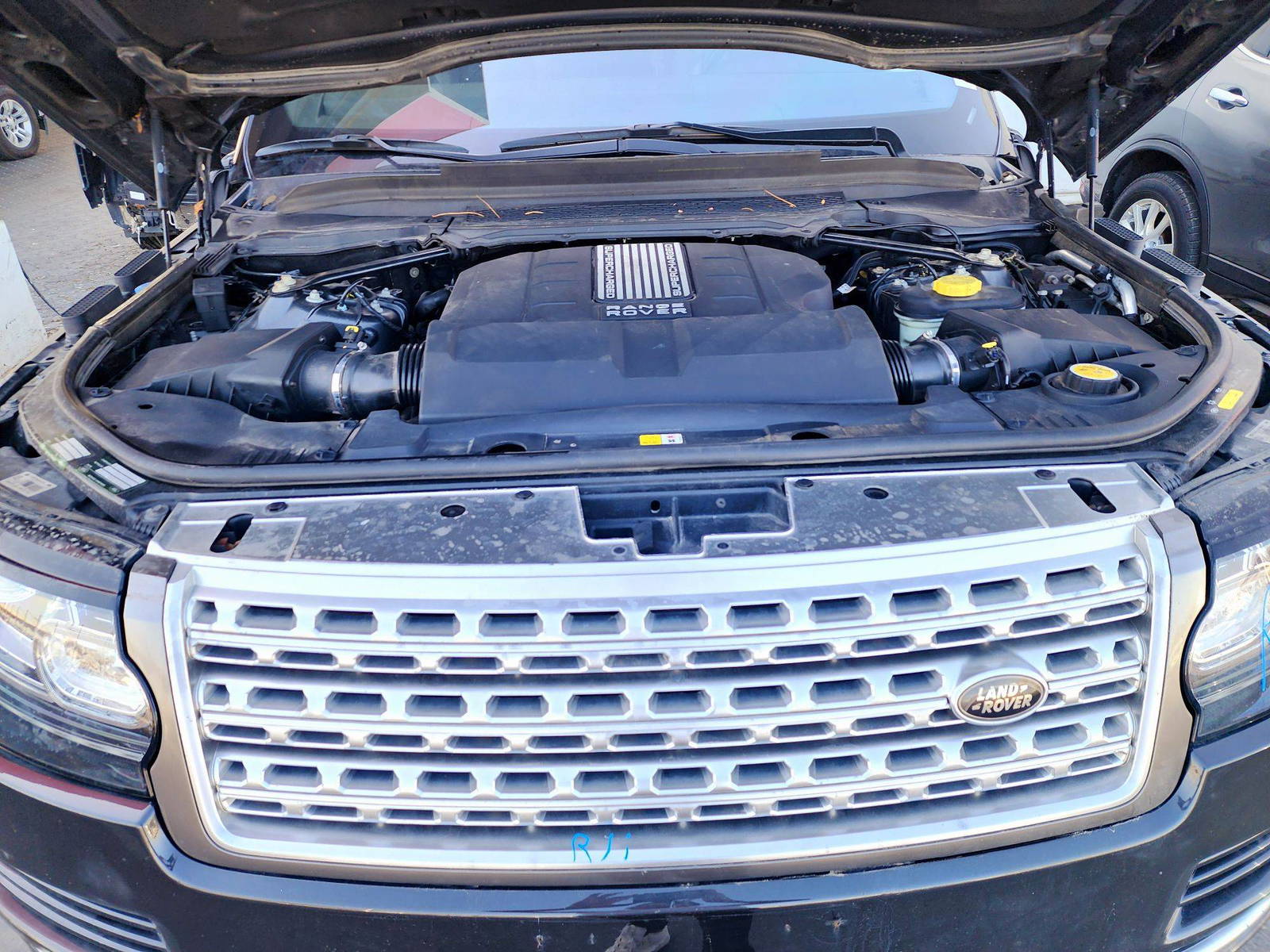 2013 LAND ROVER RANGE ROVER SUPERCHARGED — 130598 Miles — Lot 41131124 — Souq - Marhaba Auctions Used Cars - Image 12