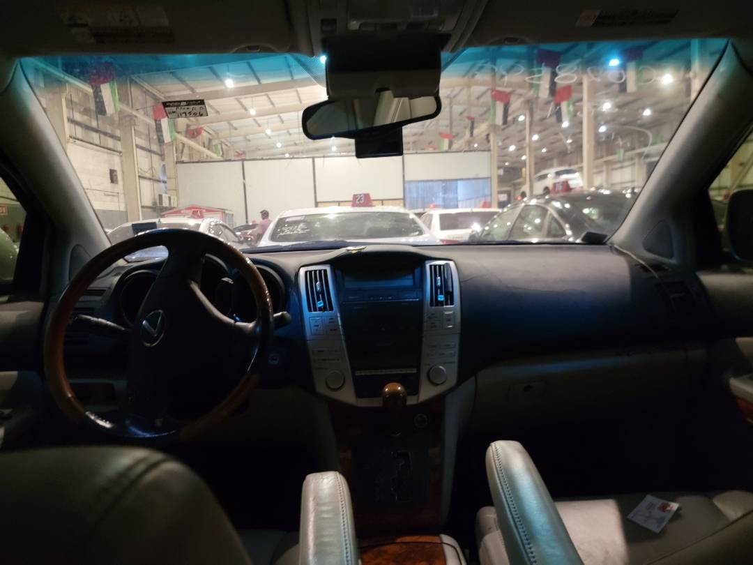 2005 LEXUS RX 330 — 117506 KM — Lot 28599 — Main - Marhaba Auctions Used Cars - Image 7