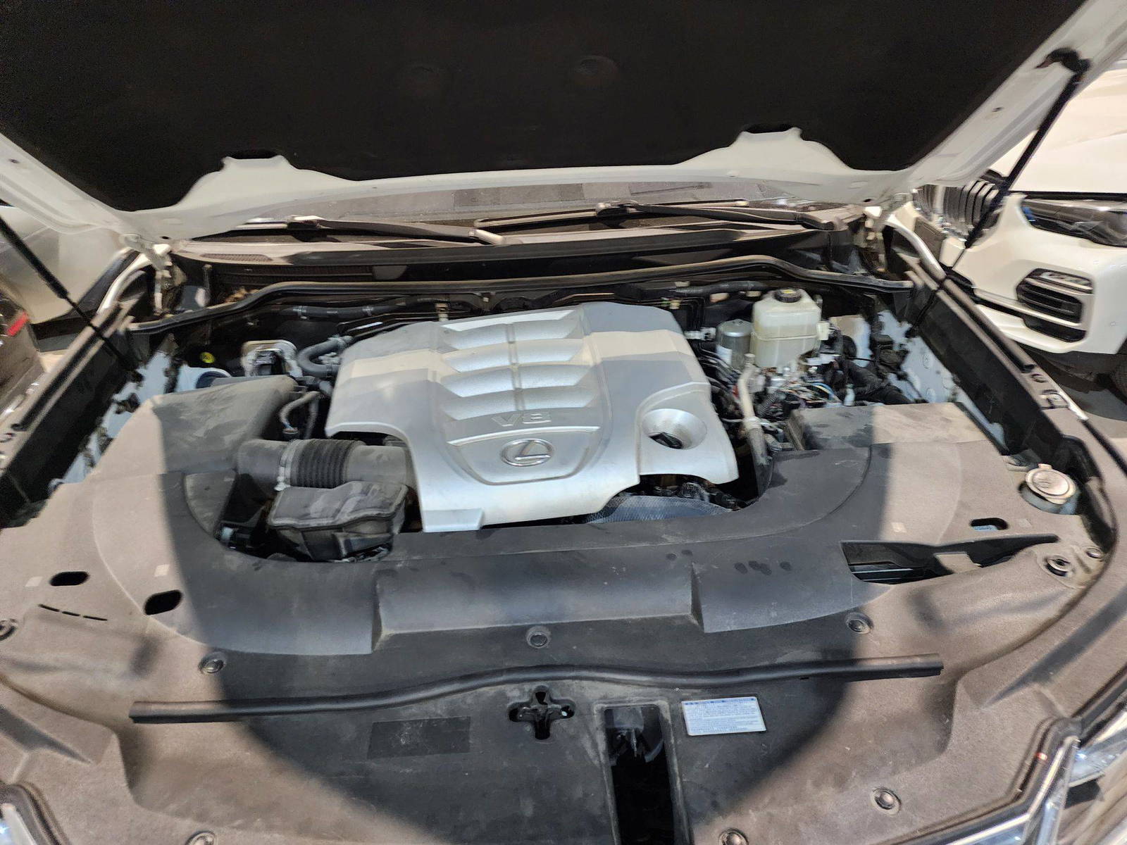 2019 LEXUS LX 570 — 23437 Miles — Lot 84558 — Al Quoz - Marhaba Auctions Used Cars - Image 17