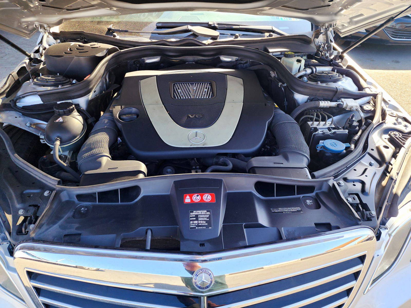 2011 MERCEDES BENZ E 350 — 126527 Miles — Lot 215487 — Souq - Marhaba Auctions Used Cars - Image 12