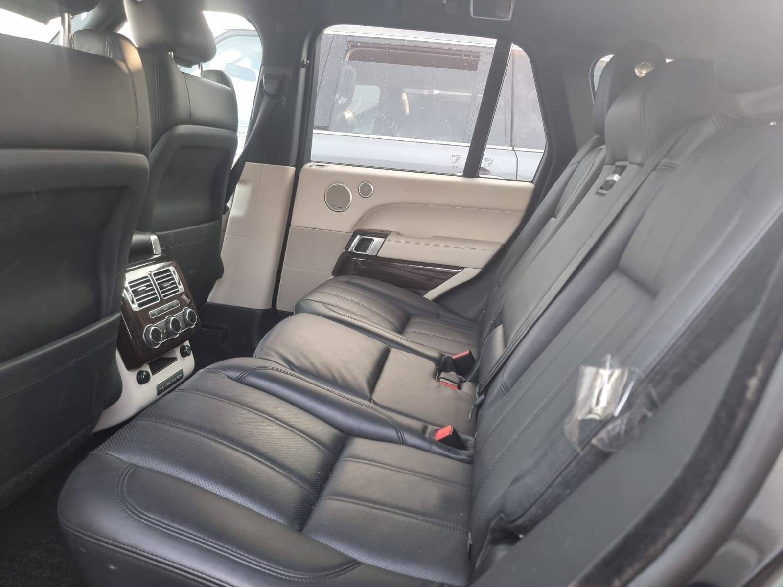 2014 LAND ROVER RANGE ROVER SUPERCHARGED — 87175 Miles — Lot 139300 — Ind. 12 - Marhaba Auctions Used Cars - Image 6