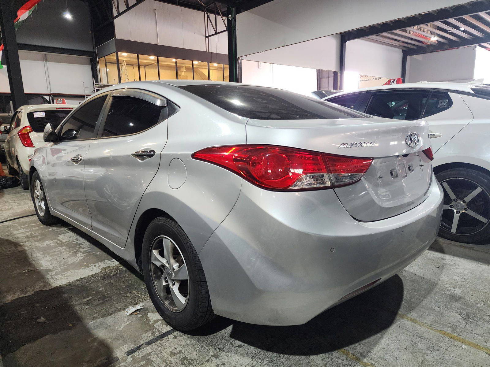 2011 HYUNDAI AVANTE — 151252 KM — Lot 040070 — Al Quoz - Marhaba Auctions Used Cars - Image 6