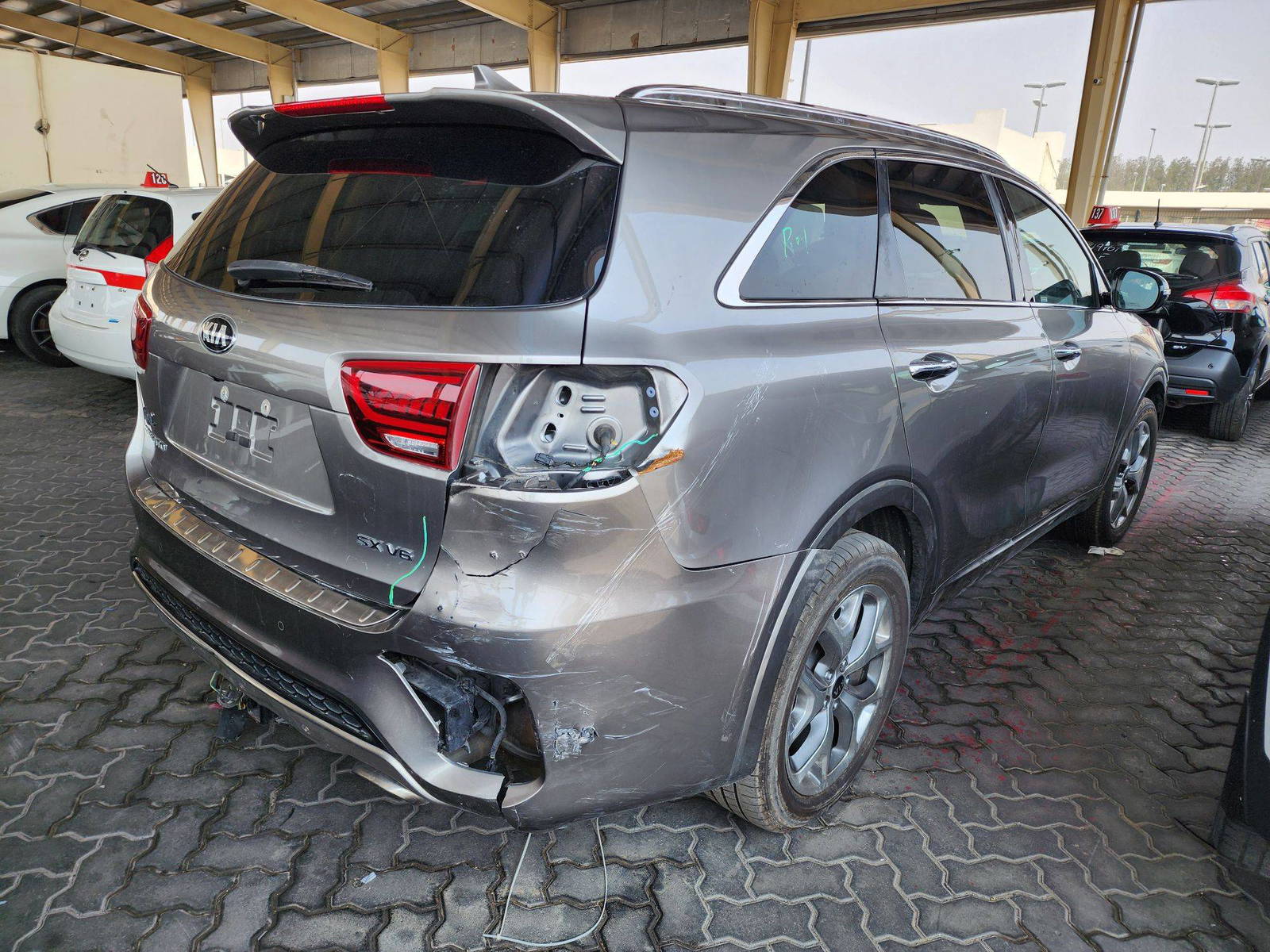 2019 KIA SORENTO — 137083 Miles — Lot 47191774 — Souq - Marhaba Auctions Used Cars - Image 4