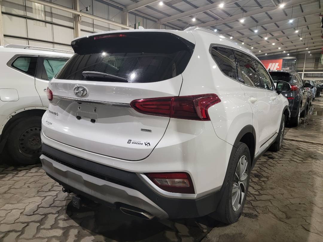 2019 HYUNDAI SANTA FE — 68255 KM — Lot 041066 — Main - Marhaba Auctions Used Cars - Image 3