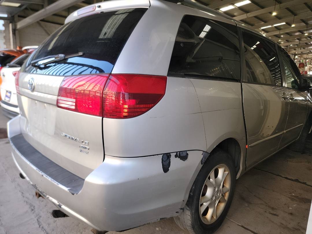 2005 TOYOTA SIENNA — 209676 Miles — Lot 37266724 - Marhaba Auctions Used Cars - Image 3