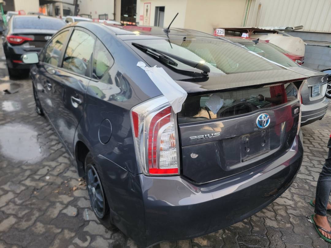 2015 TOYOTA PRIUS — 243646 Miles — Lot F0452408 — Main - Marhaba Auctions Used Cars - Image 3