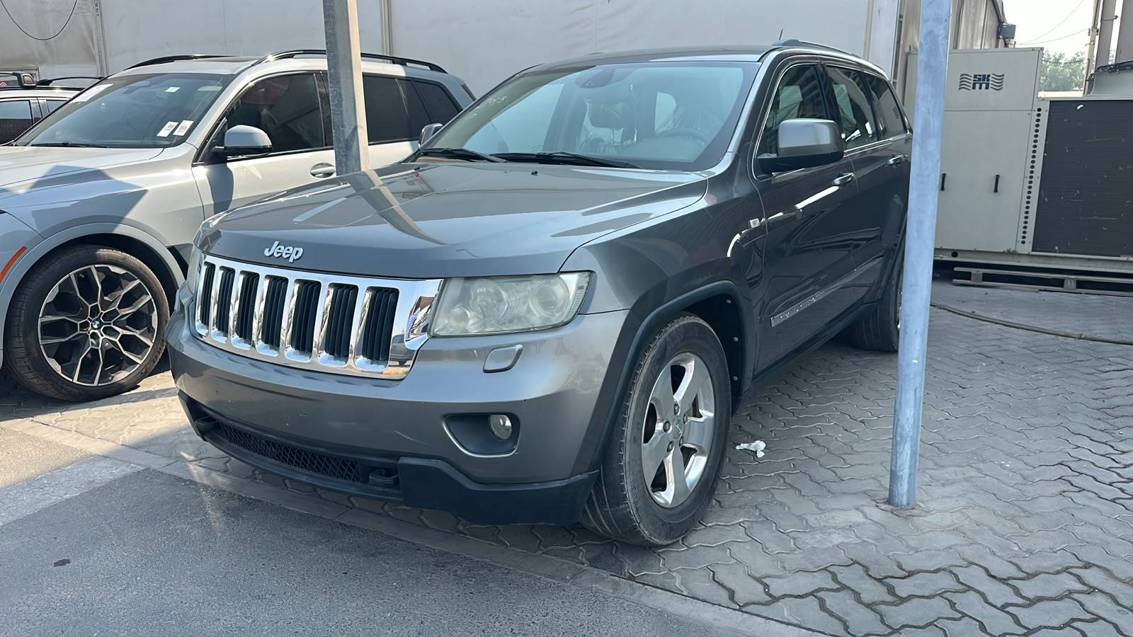 Jeep GRAND CHEROKEE LAREDO 2013 view 2