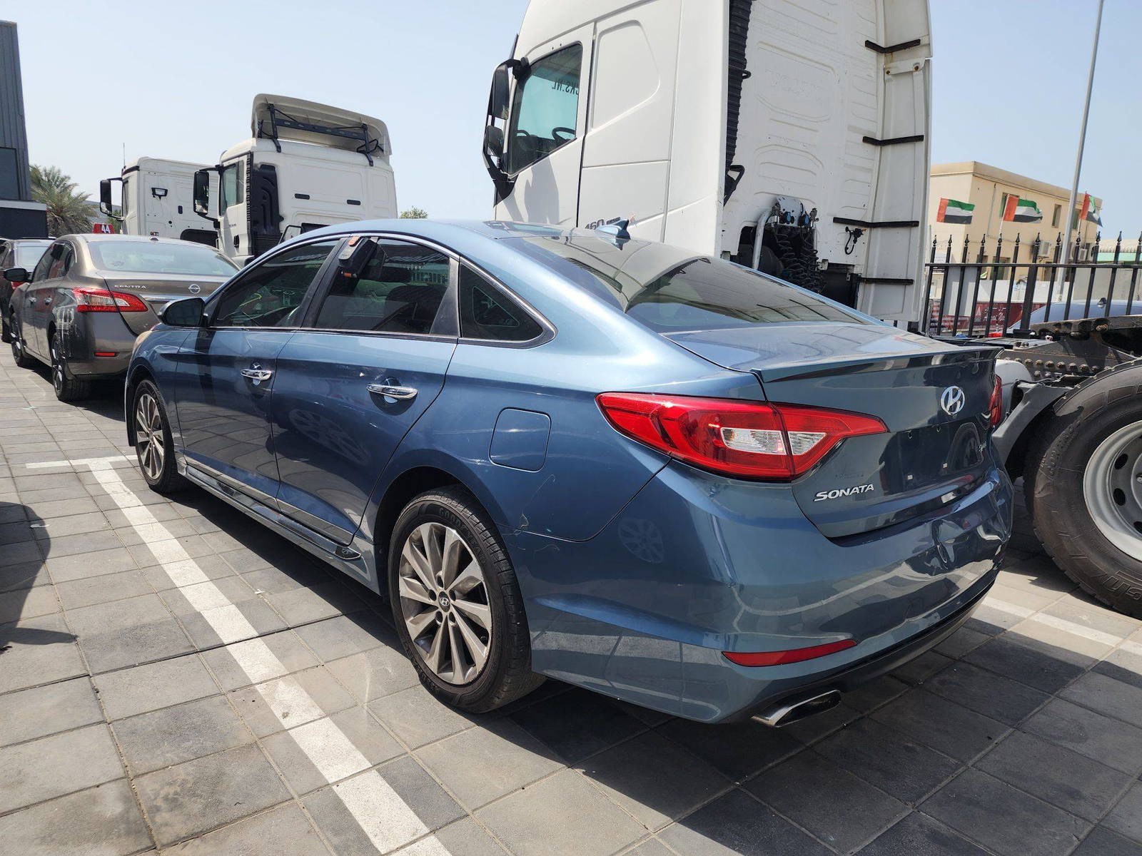 2015 HYUNDAI SONATA — 168949 Miles — Lot 94537 — Al Quoz - Marhaba Auctions Used Cars - Image 5