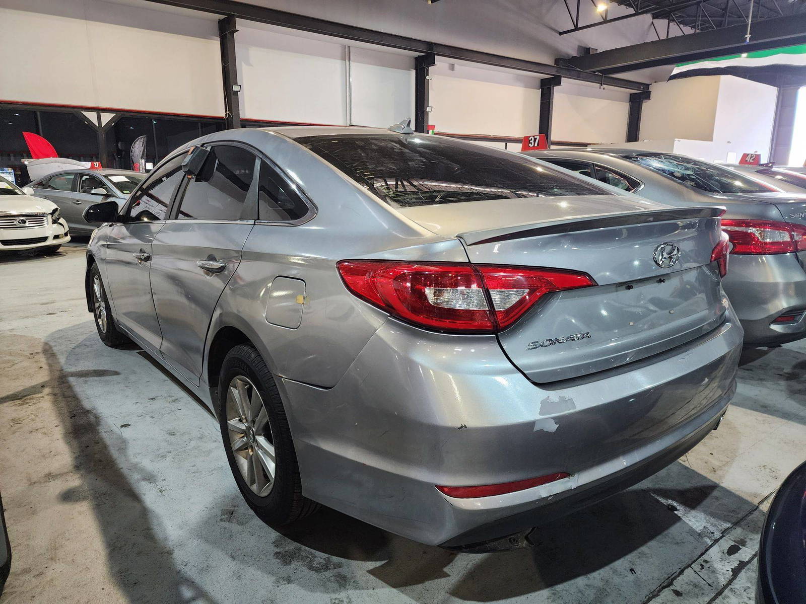 2015 HYUNDAI SONATA — 192690 Miles — Lot 215487 — Al Quoz - Marhaba Auctions Used Cars - Image 5
