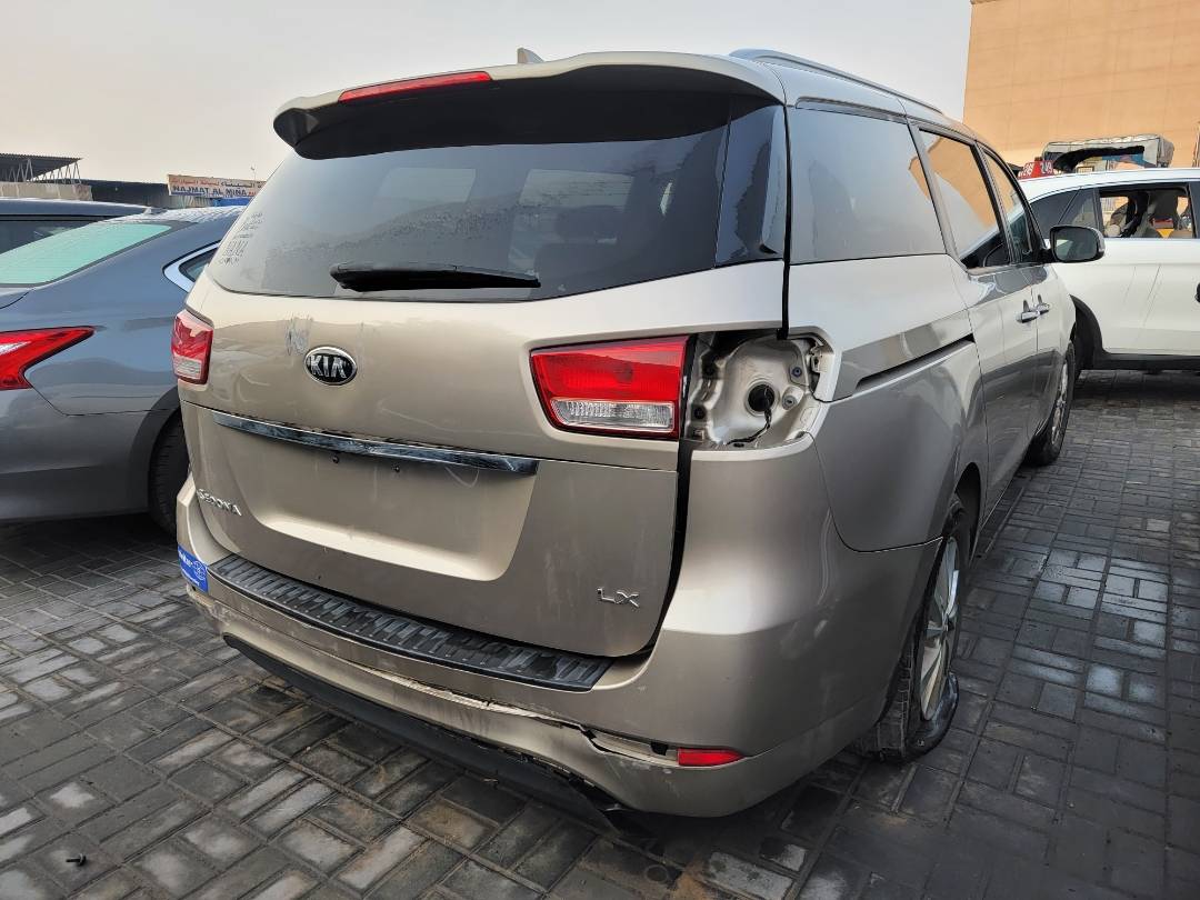 2016 KIA SEDONA — 164115 Miles — Lot G6107122 — Ind. 12 - Marhaba Auctions Used Cars - Image 4
