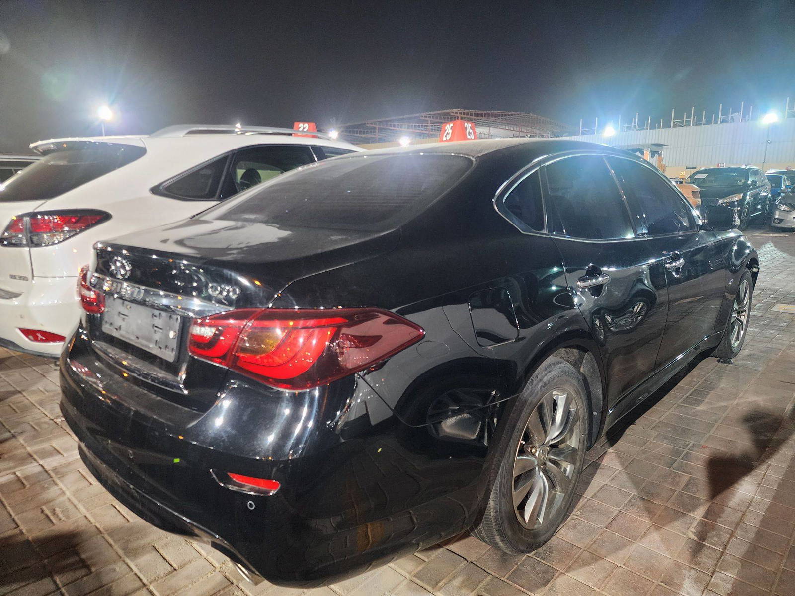 2015 INFINITI Q70 — 138440 KM — Lot M560083 - Marhaba Auctions Used Cars - Image 3