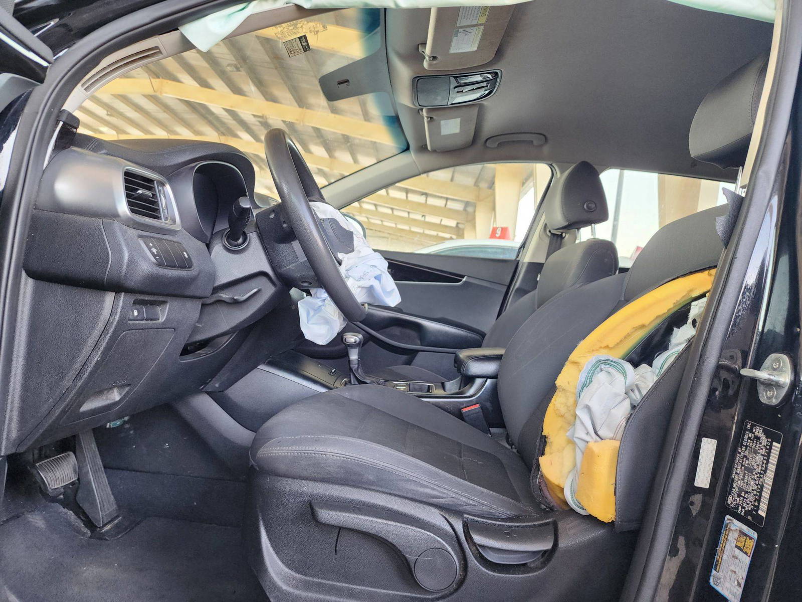 2019 KIA SORENTO — 140415 Miles — Lot 56282134 — Souq - Marhaba Auctions Used Cars - Image 8