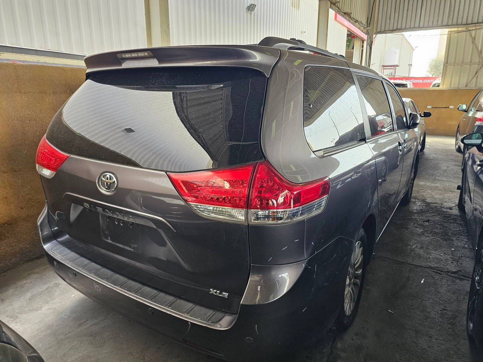 TOYOTA SIENNA 2011 - Marhaba Auction Used Cars - Image 3
