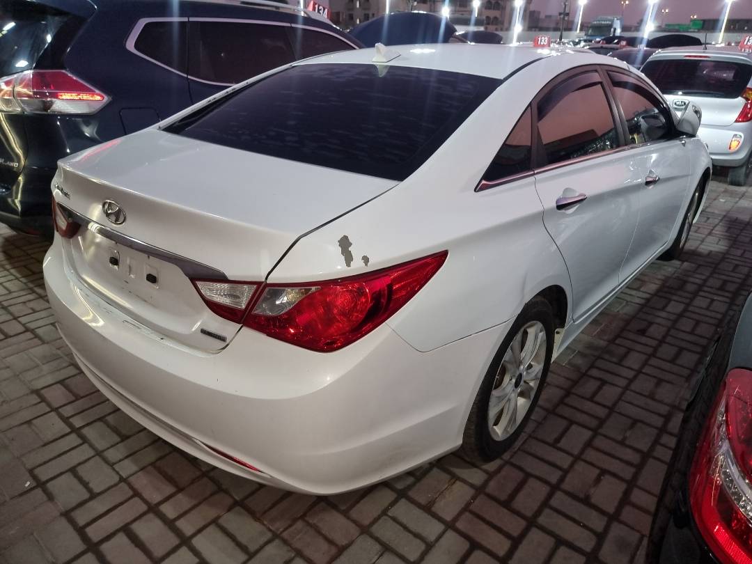 2011 HYUNDAI SONATA — 187704 Miles — Lot 214578 — Ind. 12 - Marhaba Auctions Used Cars - Image 4