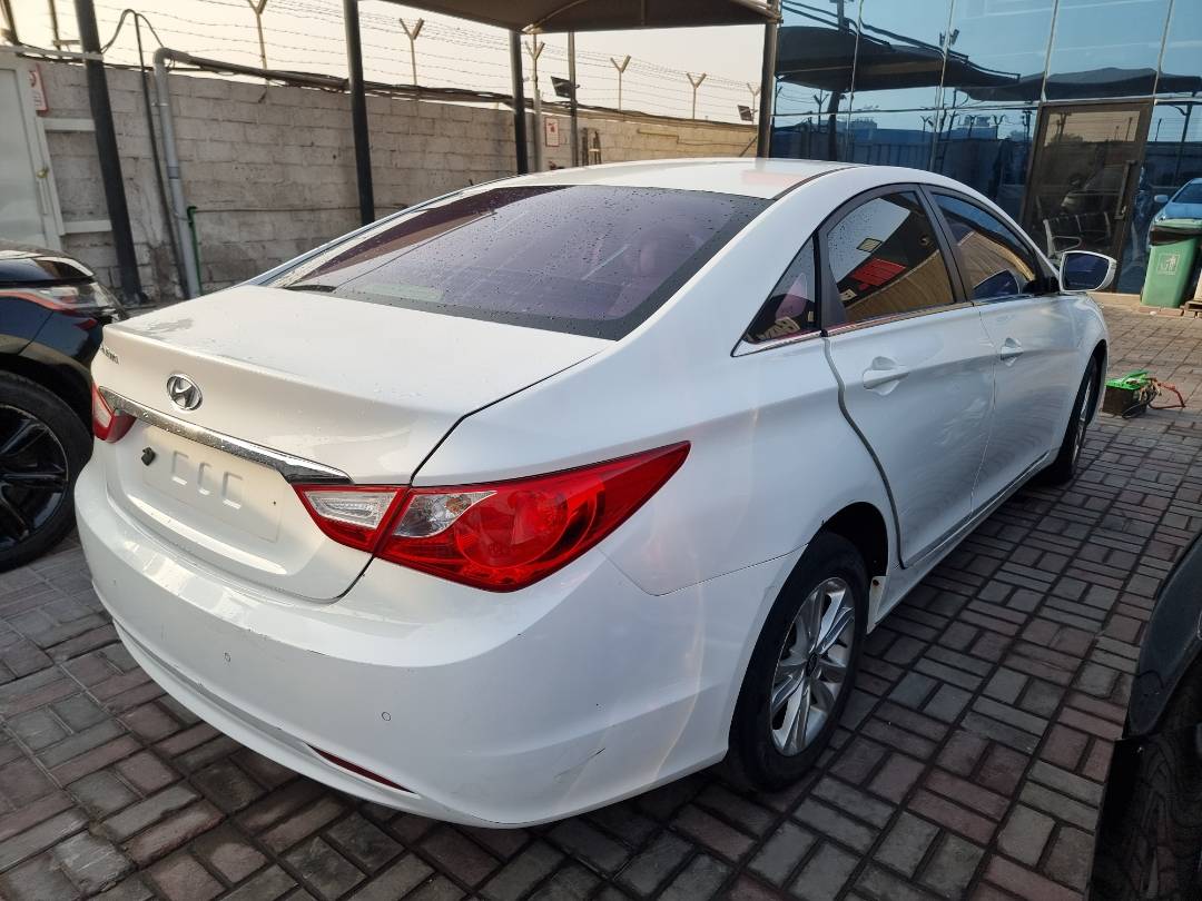 HYUNDAI SONATA 2012 - Marhaba Auction Used Cars - Image 4