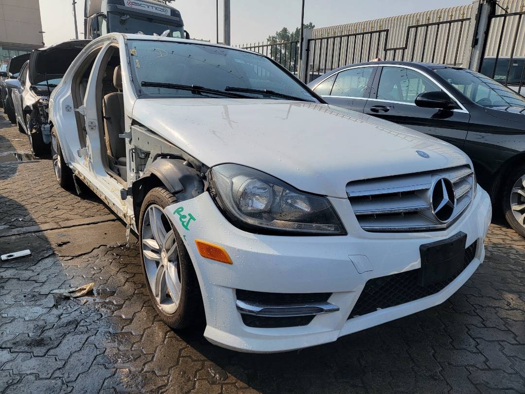2013 MERCEDES BENZ C-250 — 116633 Miles — Lot DA858748 — Main - Marhaba Auctions Used Cars - Image 4
