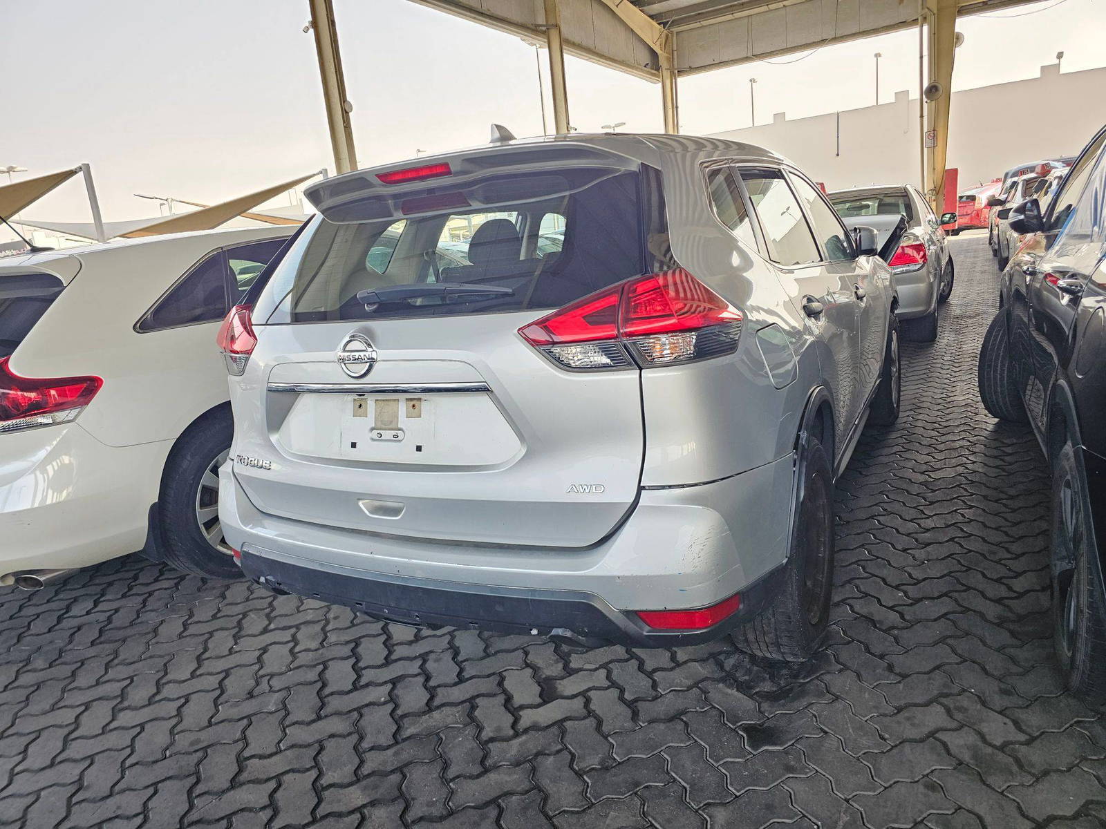 NISSAN ROGUE 2017 - Marhaba Auction Used Cars - Image 4