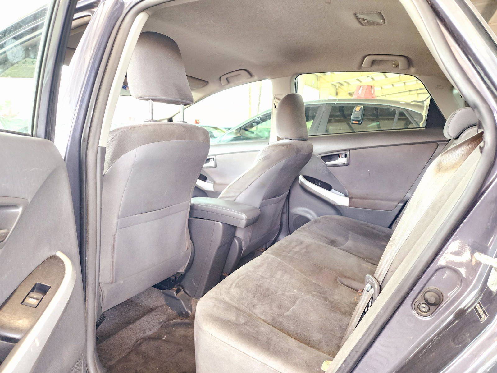 2011 TOYOTA PRIUS — 258301 Miles — Lot 41247075 — Souq - Marhaba Auctions Used Cars - Image 6