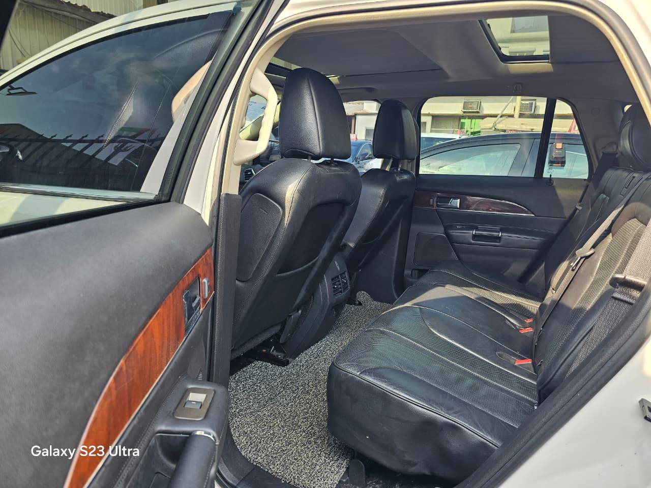 LINCOLN MKX 2011 - Marhaba Auction Used Cars - Image 8