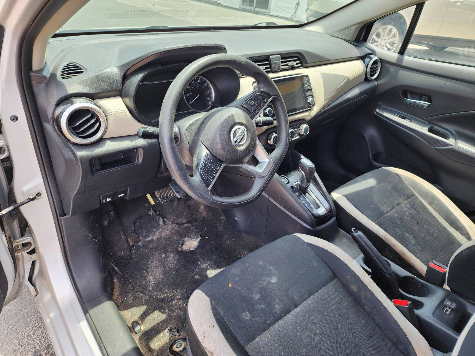 2020 NISSAN VERSA — 78703 Miles — Lot 37683424 — Souq - Marhaba Auctions Used Cars - Image 4