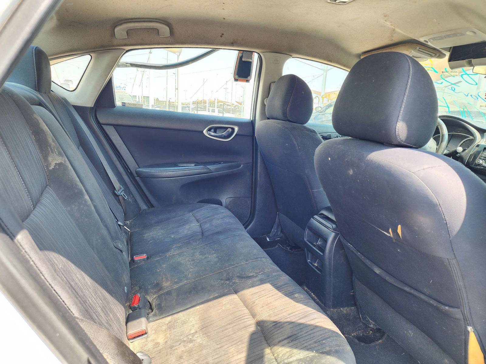 2016 NISSAN SENTRA — 161597 Miles — Lot 38805190 — Souq - Marhaba Auctions Used Cars - Image 4