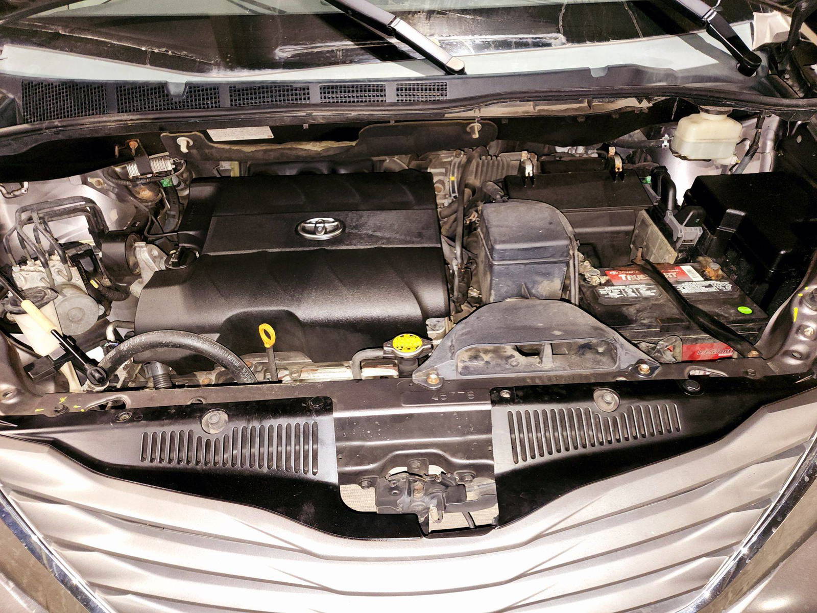 2011 TOYOTA SIENNA — 167373 Miles — Lot 125478 — Souq - Marhaba Auctions Used Cars - Image 12