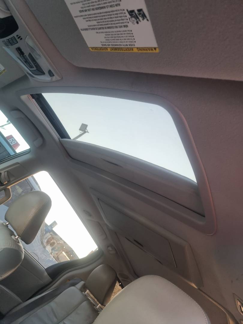 TOYOTA SIENNA 2011 - Marhaba Auctions Used Cars - Image 5