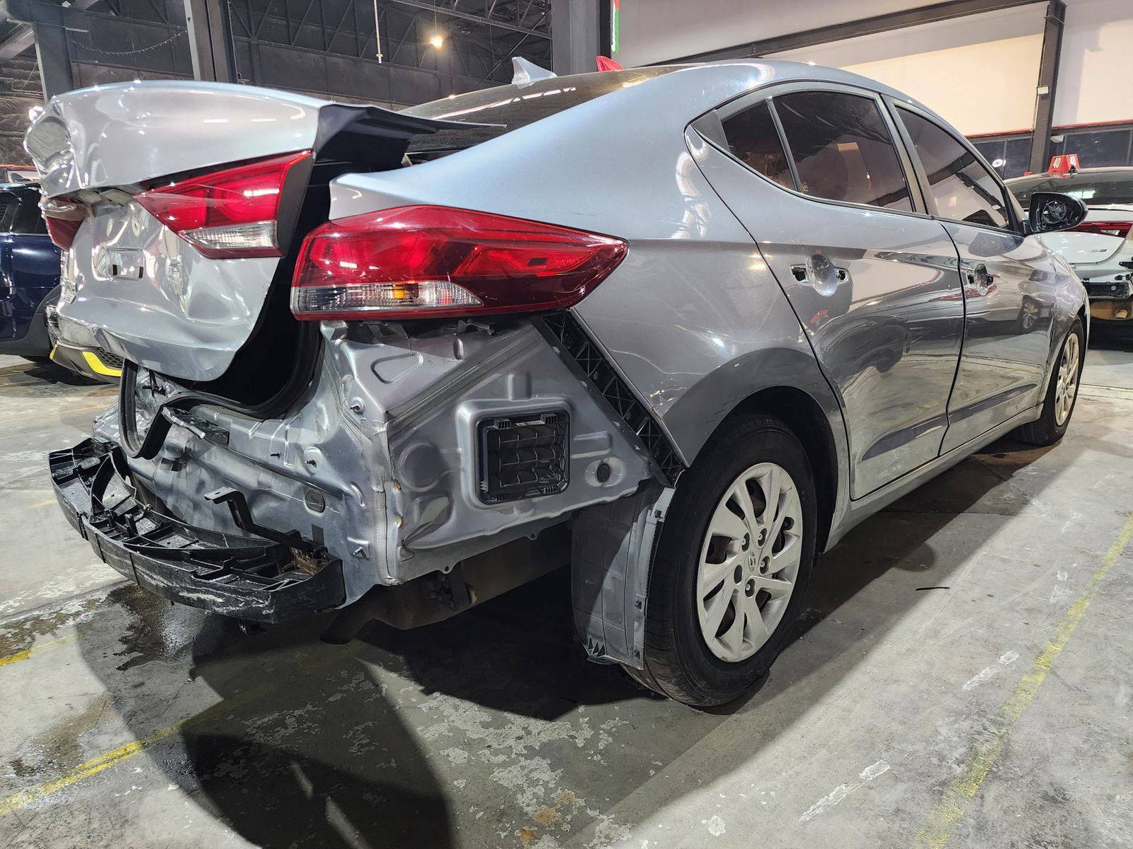 2017 HYUNDAI ELANTRA — 215476 Miles — Lot 214587 — Al Quoz - Marhaba Auctions Used Cars - Image 5