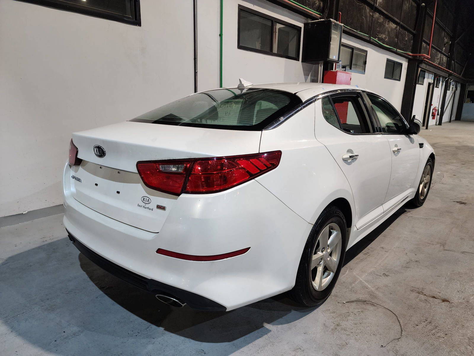 2015 KIA OPTIMA — 76730 Miles — Lot 50518804 — Al Quoz - Marhaba Auctions Used Cars - Image 3