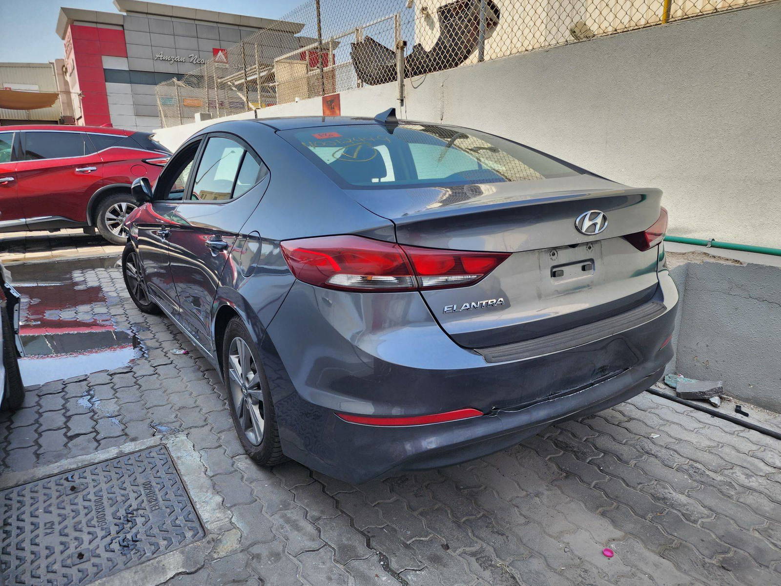 2017 HYUNDAI ELANTRA — 234068 KM — Lot 40012449 — Al Quoz - Marhaba Auctions Used Cars - Image 5