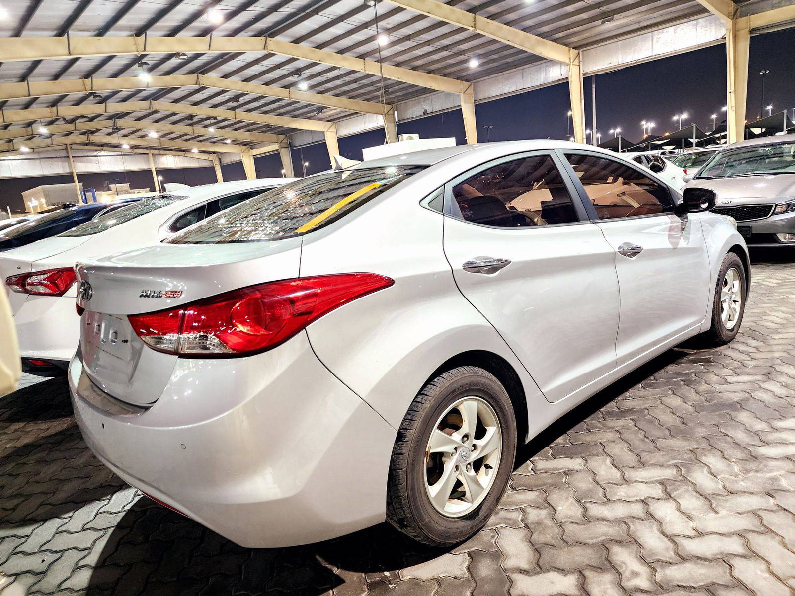 2011 HYUNDAI AVANTE — 125628 KM — Lot 004216 — Souq - Marhaba Auctions Used Cars - Image 5