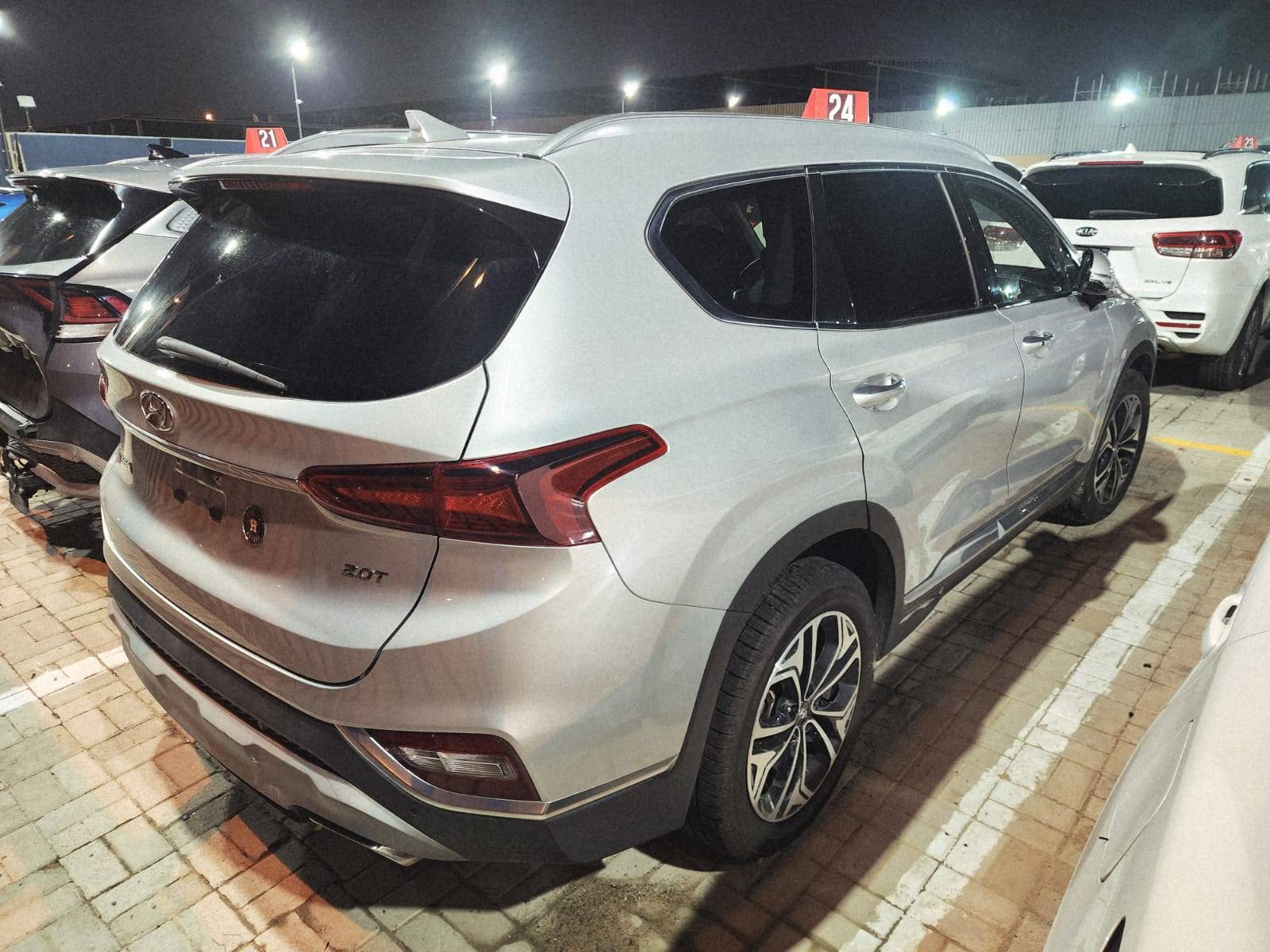 HYUNDAI SANTA FE LIMITED 2019 - Marhaba Auction Used Cars - Image 5