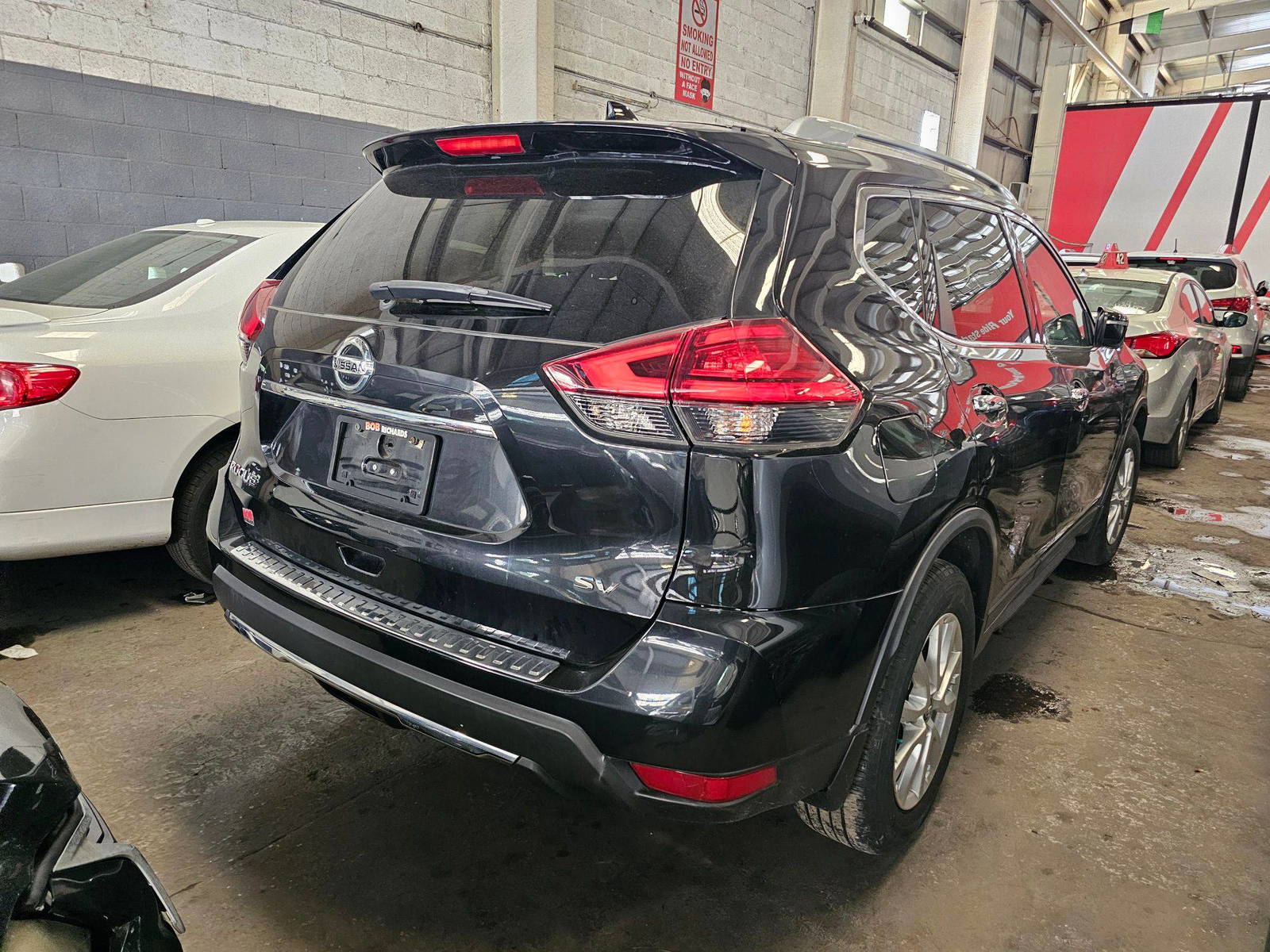 2017 NISSAN ROGUE — 168974 Miles — Lot 94174895 — Souq - Marhaba Auctions Used Cars - Image 4